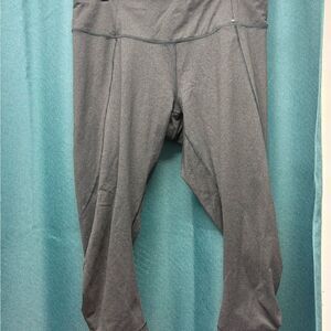 CALIA by Carrie Underwood Gray Cropped/Knee Leggings Size 1X